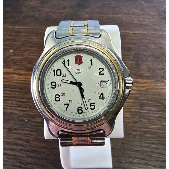 Men's Swiss Army Field Watch Two Tone SS Calendar Quartz Watch New Battery - Picture 1 of 10